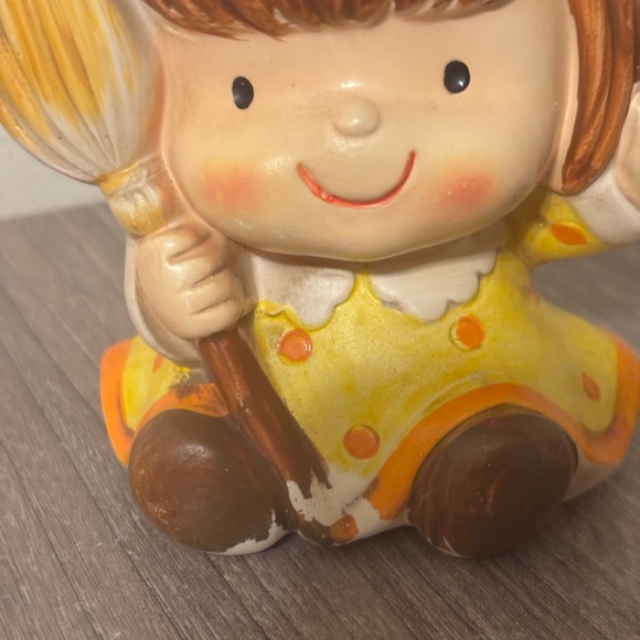 Vintage 1970s Yellow Dress Girl Ceramic Planter Pen Pencil Holder Trinket Box - Picture 2 of 7